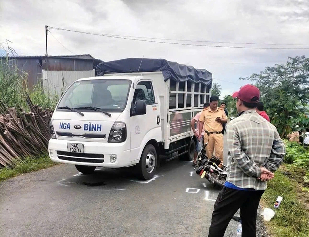 Sơ đồ hiện trường vụ tai nạn 04/09/2024 - Km08 Tỉnh lộ 901 ấp Vĩnh Lợi xã Vĩnh Xuân - Mặt đường rộng 5m, vị trí va chạm cách lề phải 0,5m